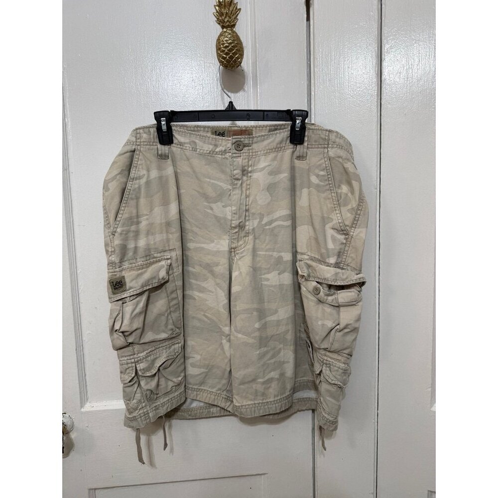 LEE dungarees men’s size 42 camouflage shorts